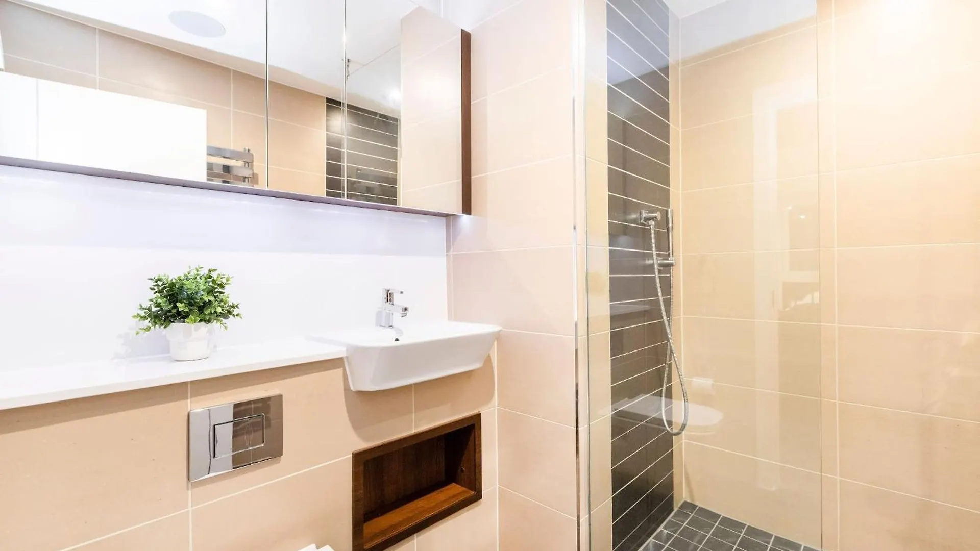 Bnbnova - 2Br - Tower Bridge & Liverpool Street London Apartment