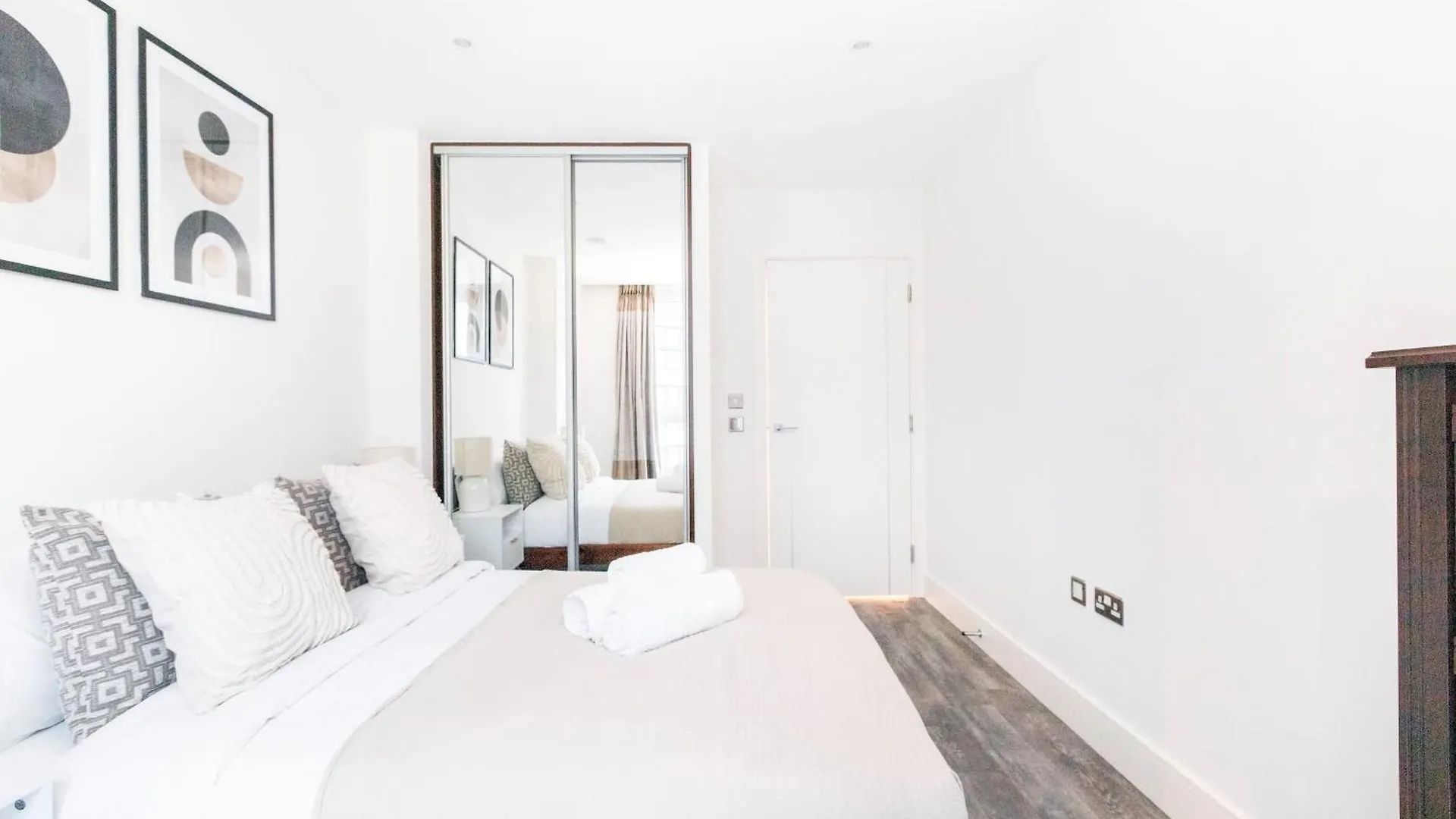 Bnbnova - 2Br - Tower Bridge & Liverpool Street London 0*,